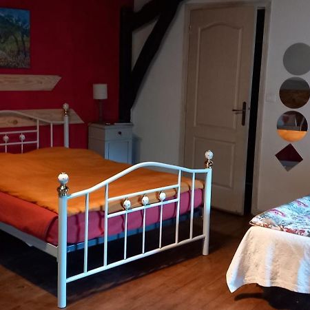 Cedres Bleus De Joany Chez Nathalie Hotel Viviez Luaran gambar